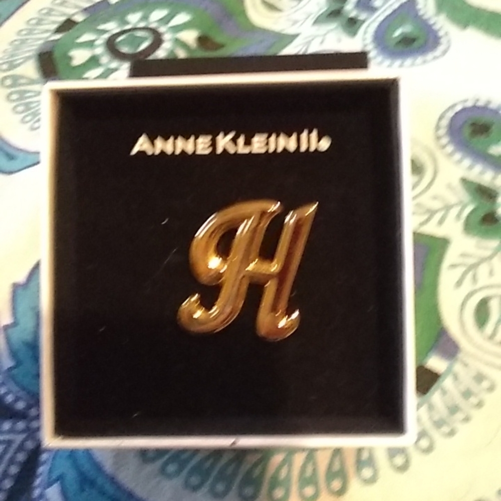 Initial H pin